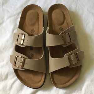 Cushionaire | Sandals